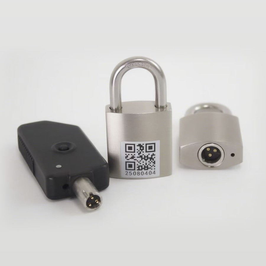 Passive padlock and smart key